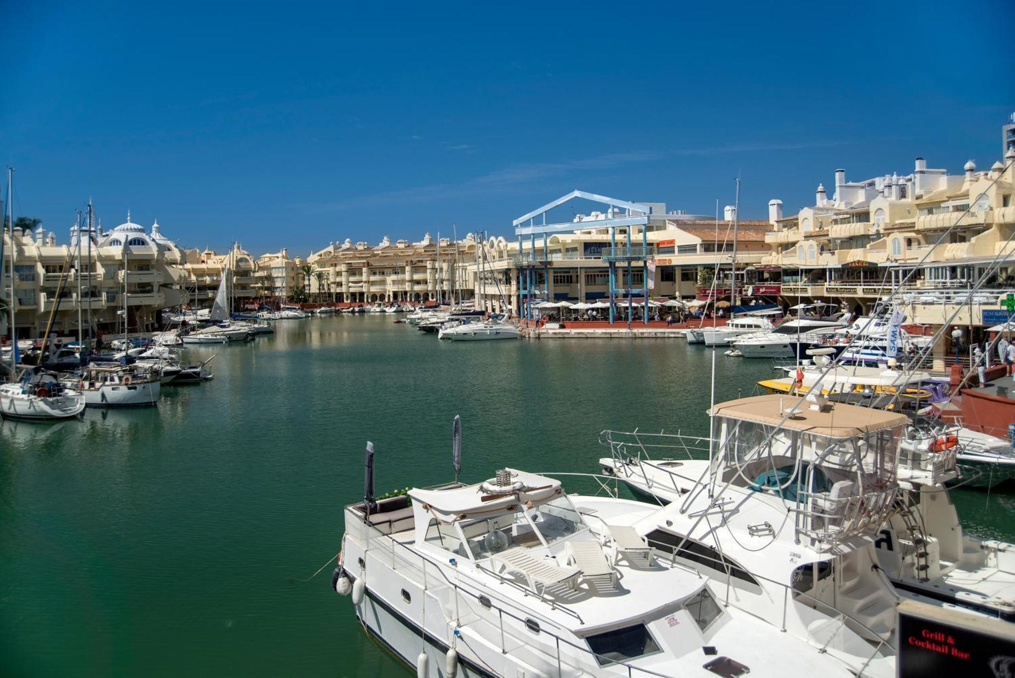 Urb Pueblo Del Parque, Luxury 2 Bedroom Apartment. Fantastic Central Location. Benalmádena Buitenkant foto